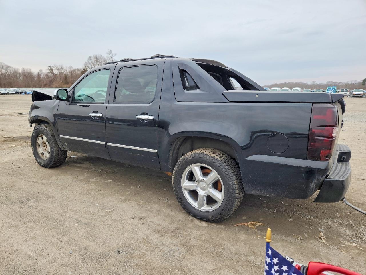 2012 Chevrolet Avalanche Ltz - Фото 2