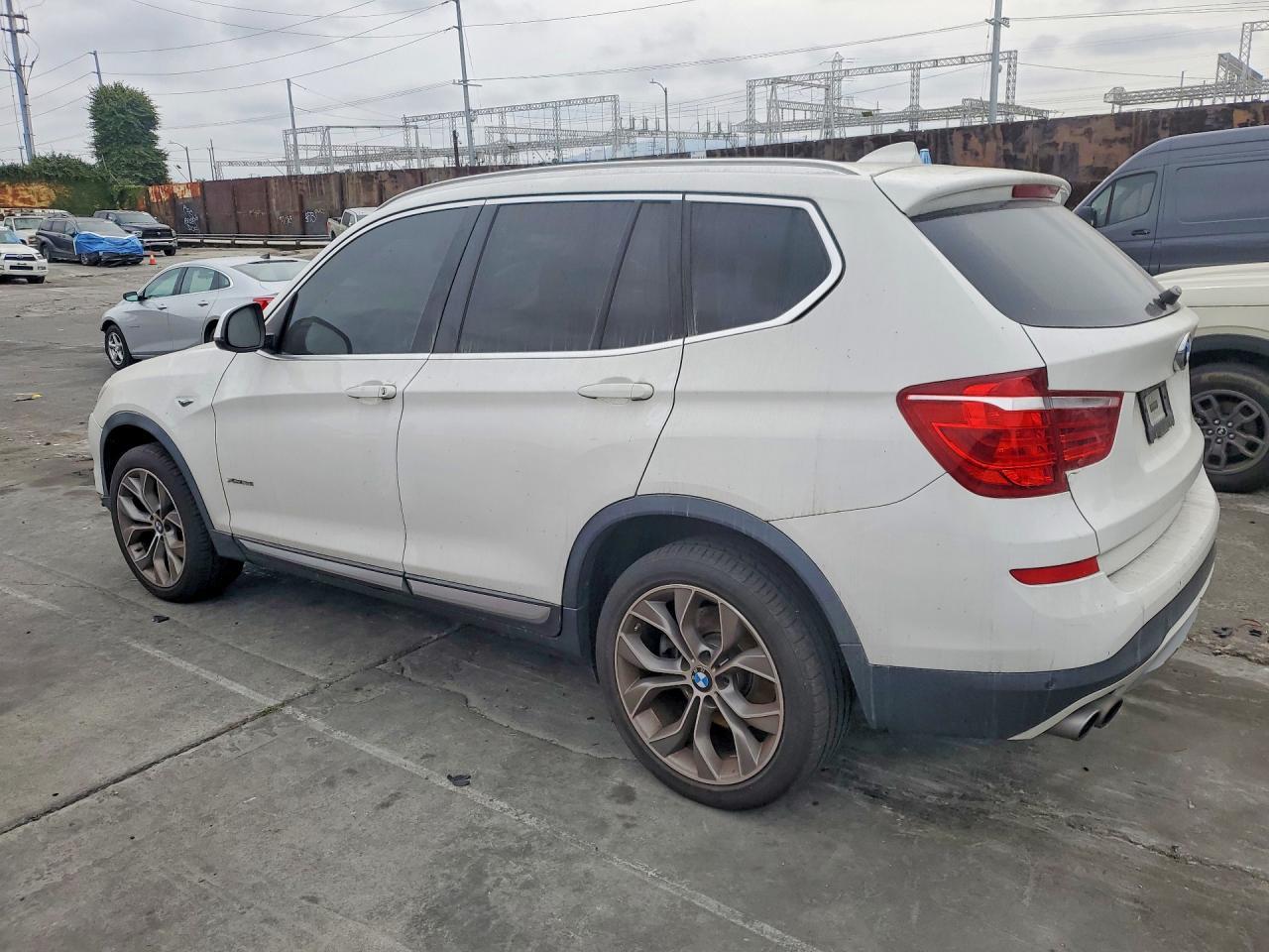 2017 BMW X3 xDrive28I - Фото 2