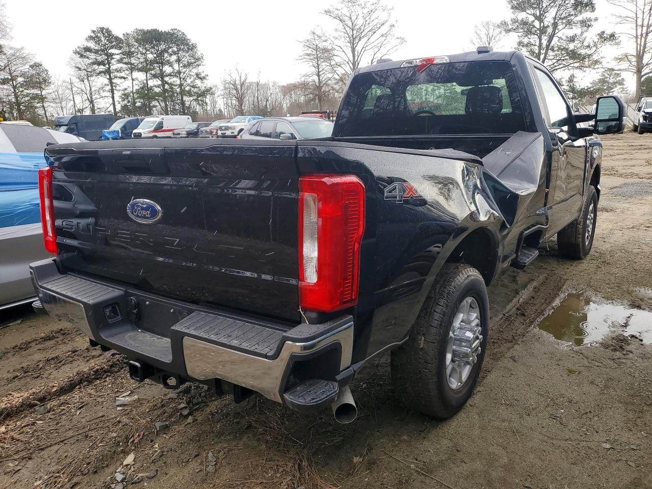 2025 Ford F350 Super Duty - Фото 3