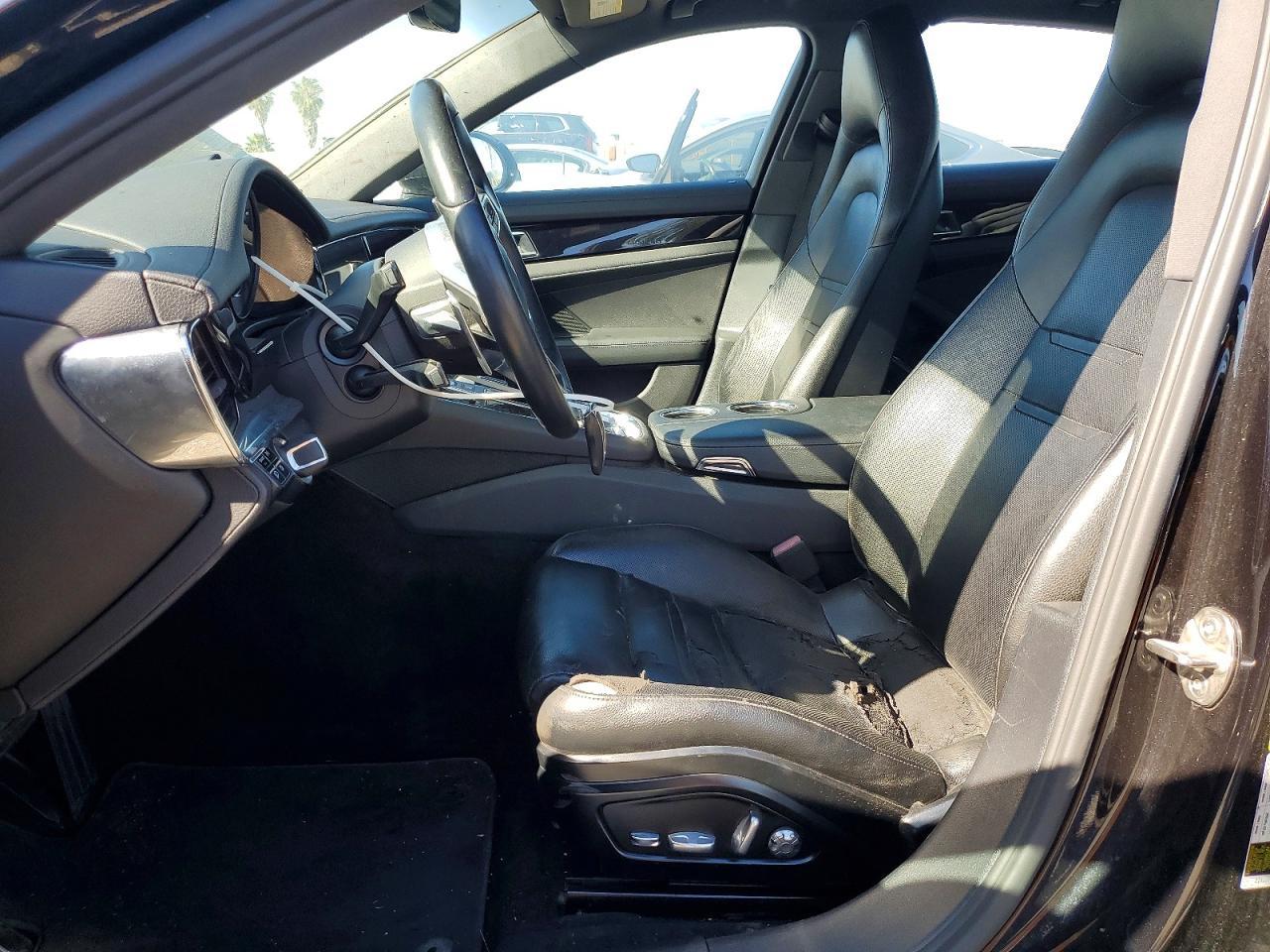 2020 Porsche Panamera Base - Image 7