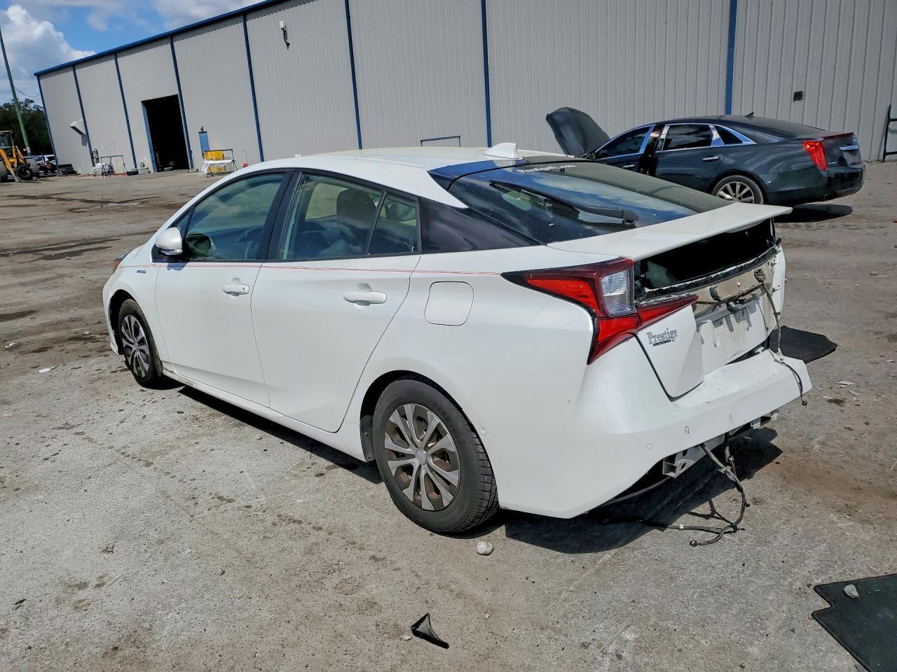 2022 Toyota Prius Le - Фото 2