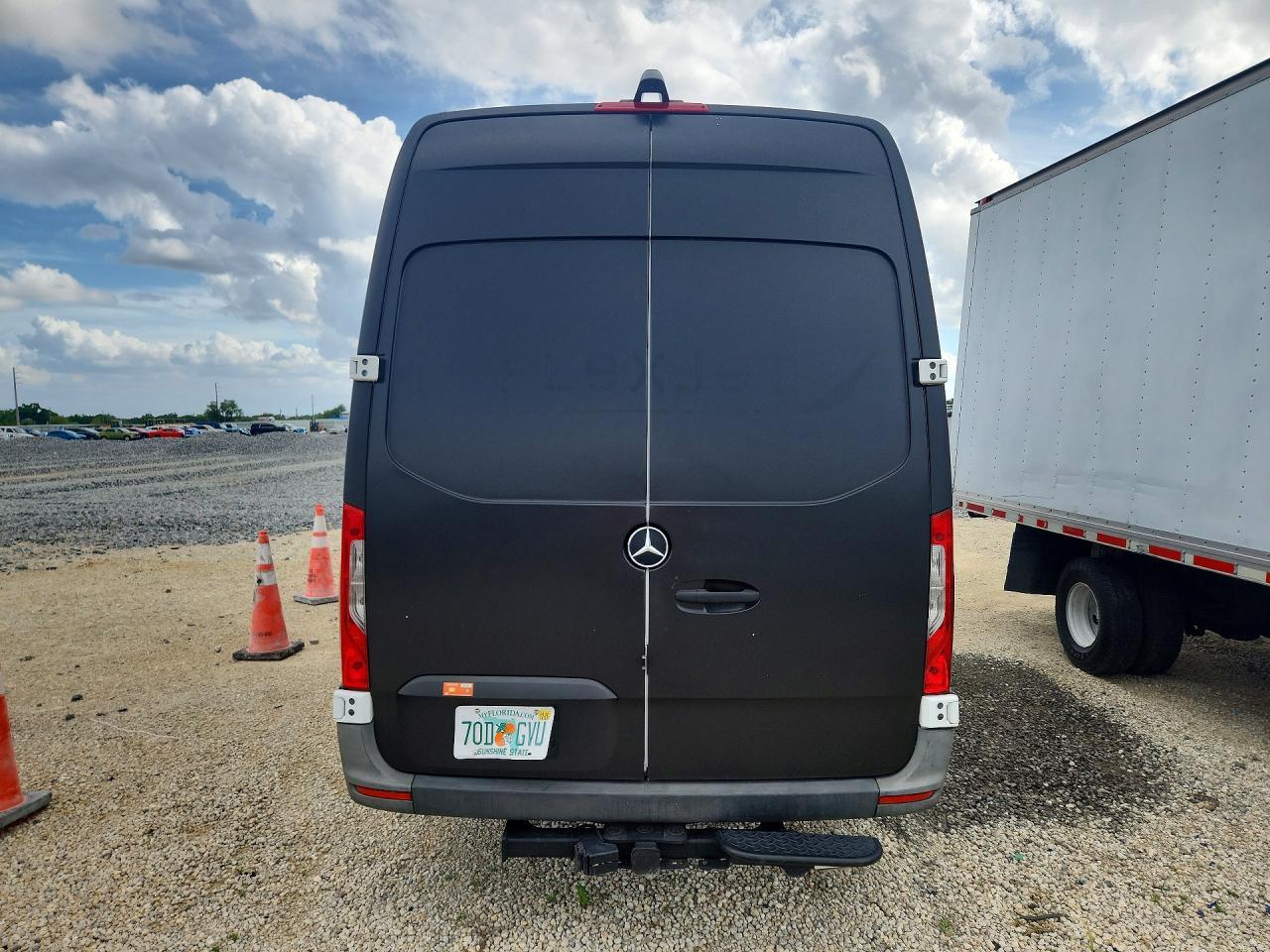 2022 Mercedes-Benz Sprinter 2500 - Фото 6