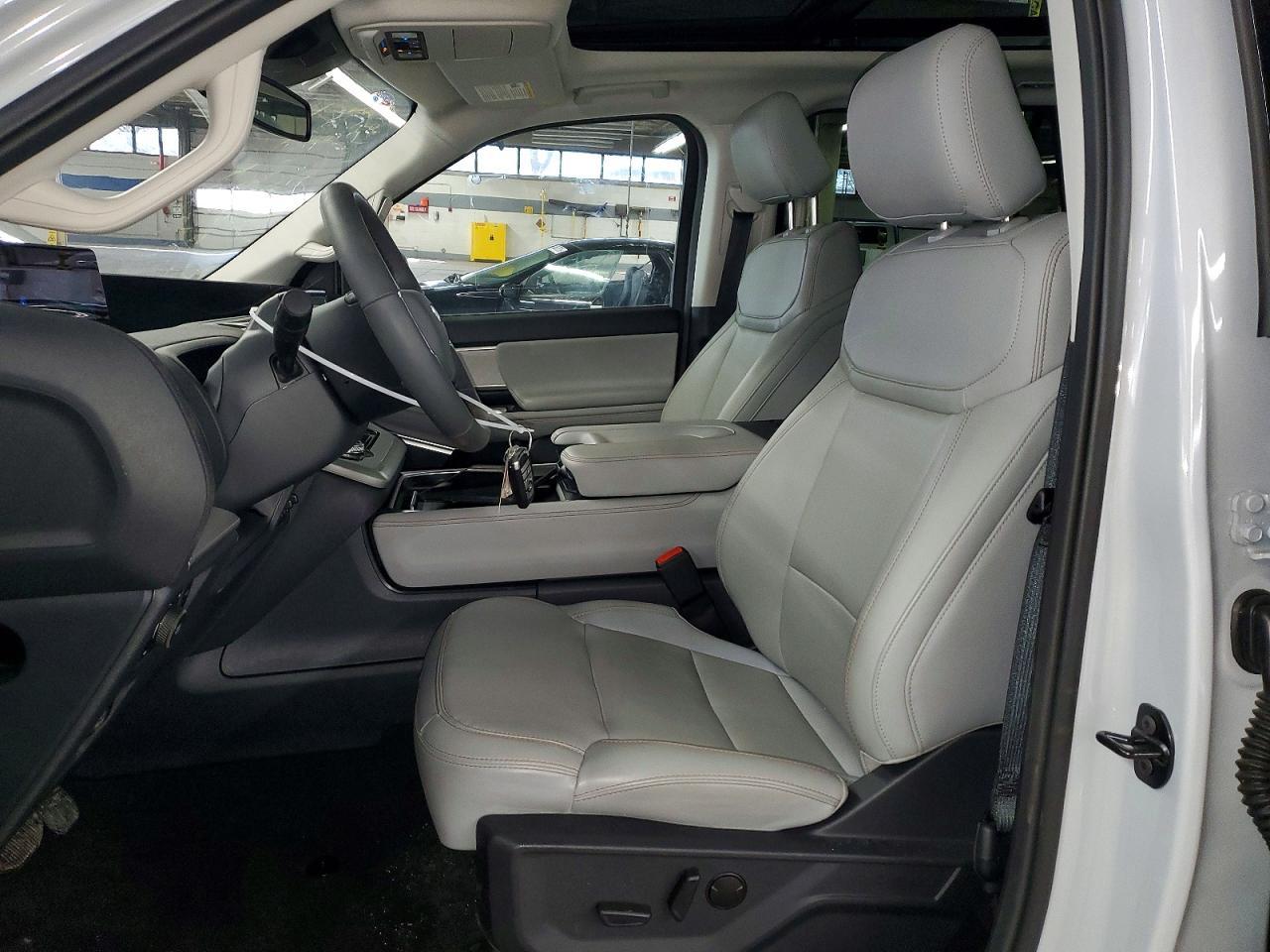 2025 Ford Expedition Active - Фото 7