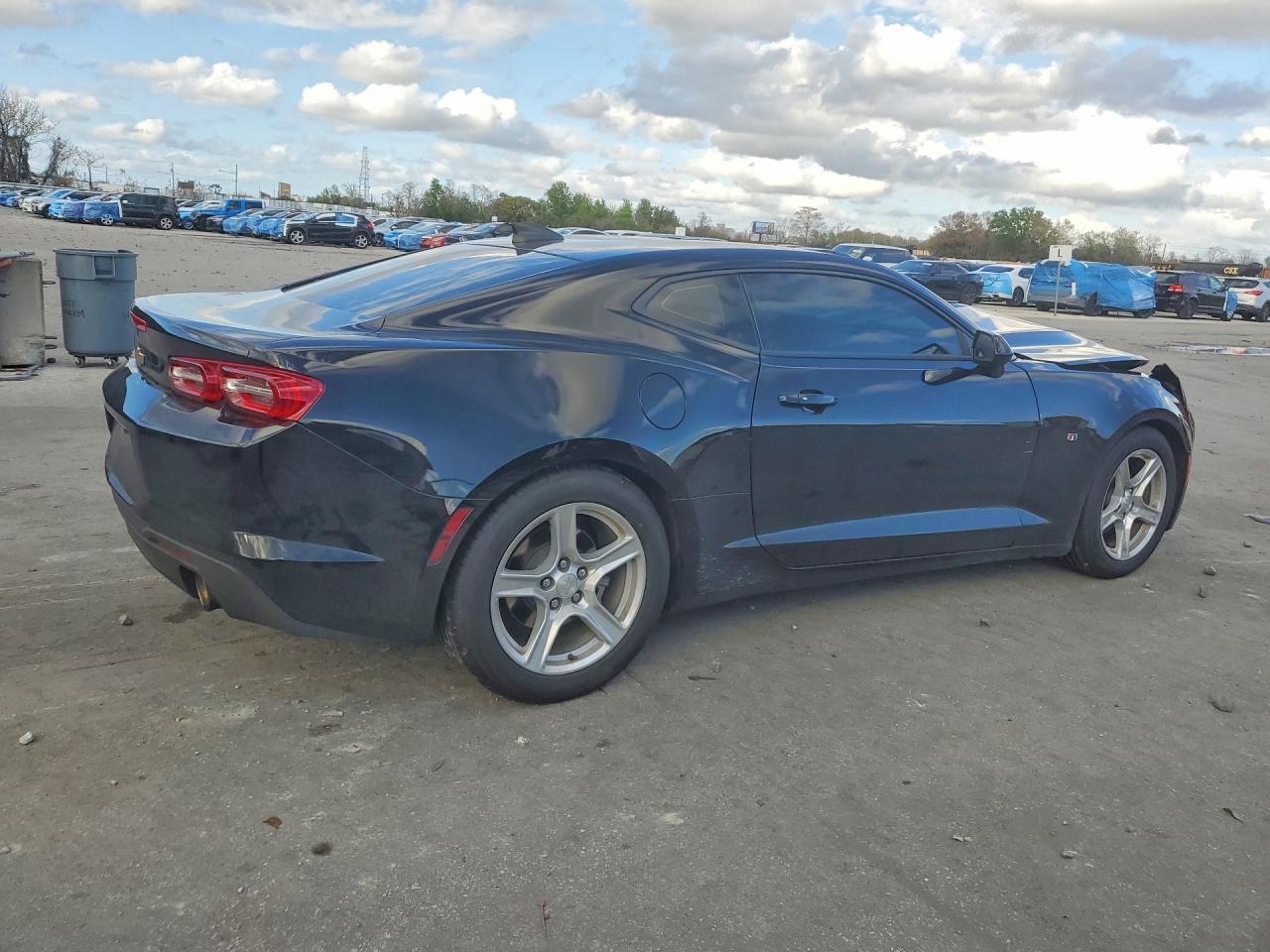 2023 Chevrolet Camaro Ls - Фото 3