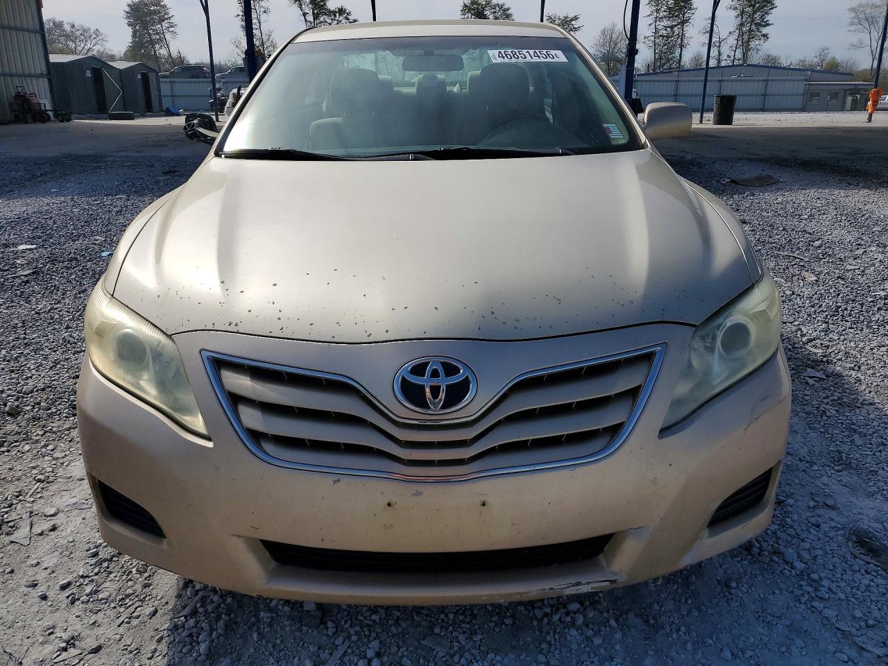 2010 Toyota Camry Le - Image 5
