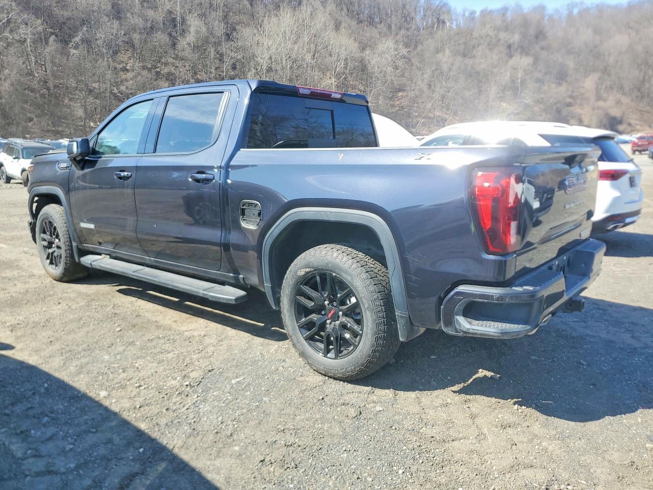 2025 GMC 1500 Sierra 4Wd Crew Cab 3.0L Diesel - Image 2