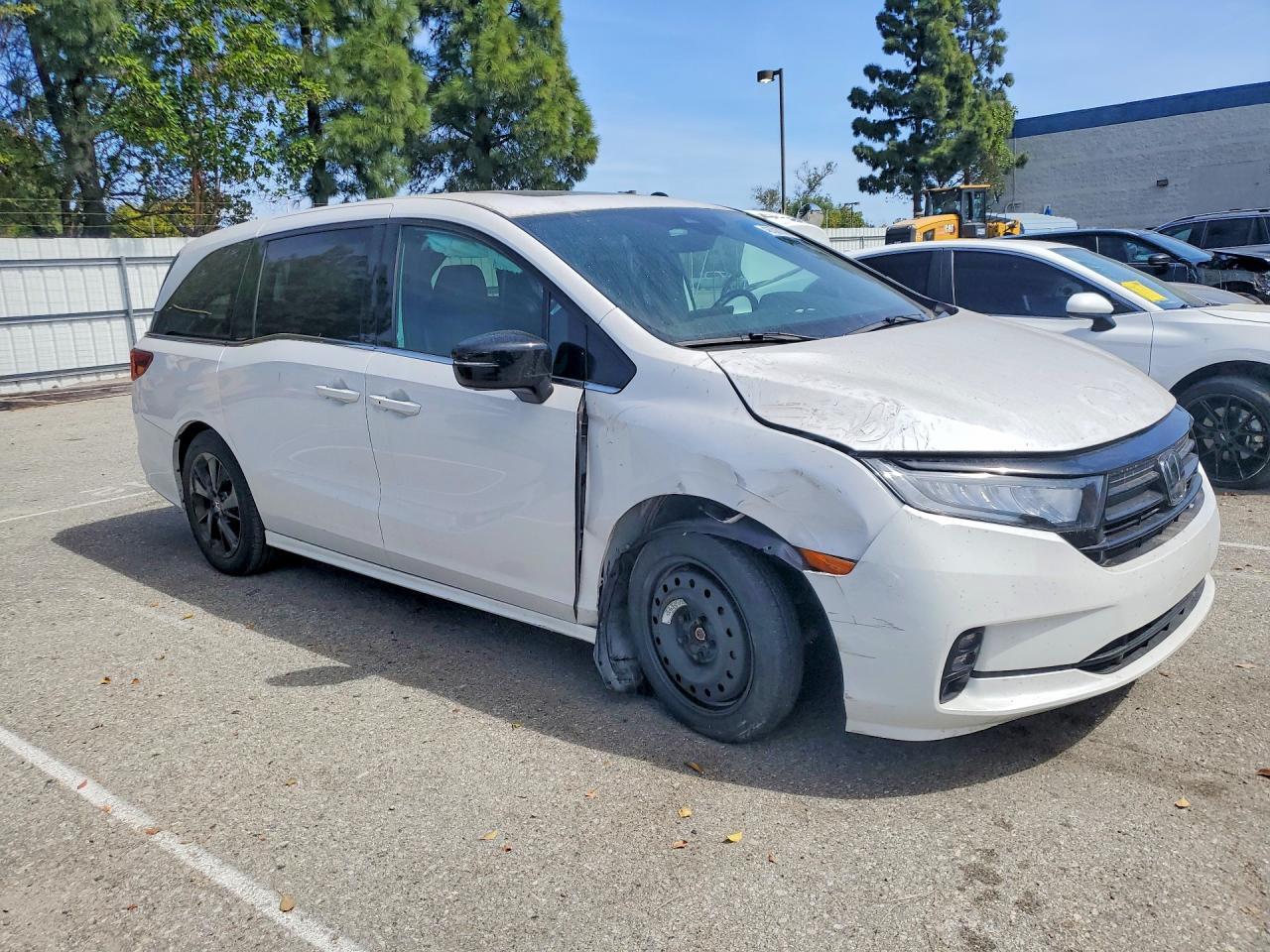 2023 Honda Odyssey Sport-L - Image 4