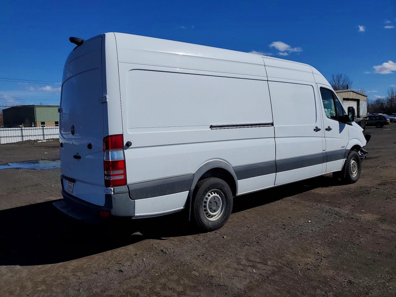 2015 Mercedes-Benz Sprinter 2500 - Фото 3
