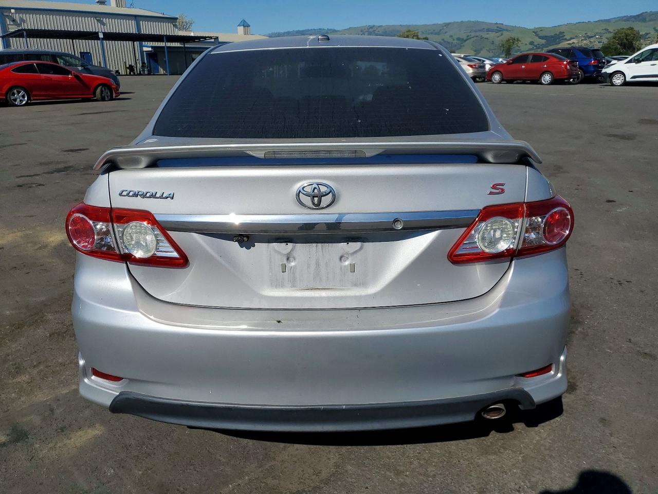 2011 Toyota Corolla S - Фото 6
