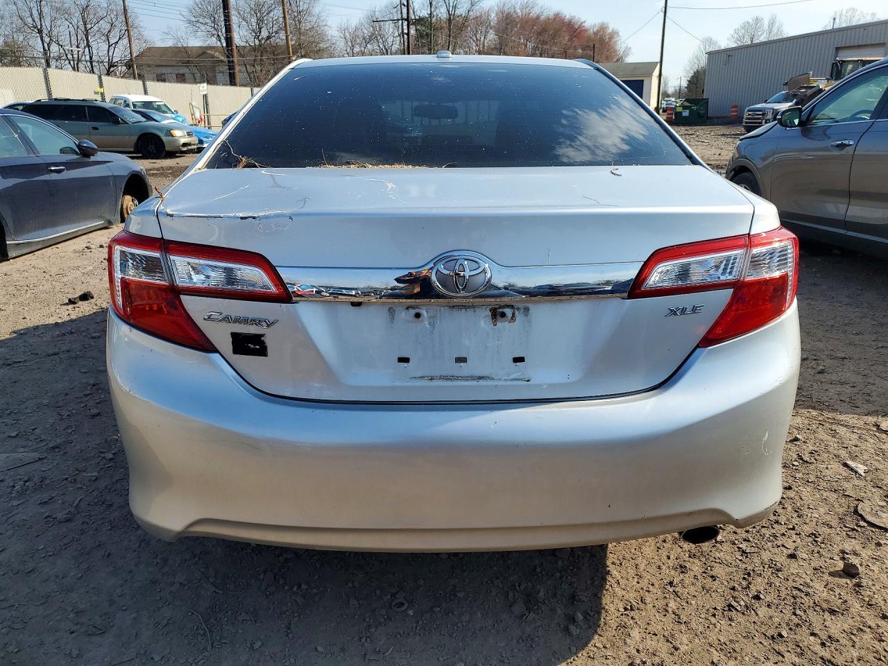 2014 Toyota Camry Xle - Image 6