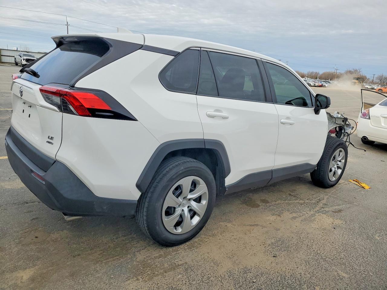 2022 Toyota Rav4 Le - Фото 3