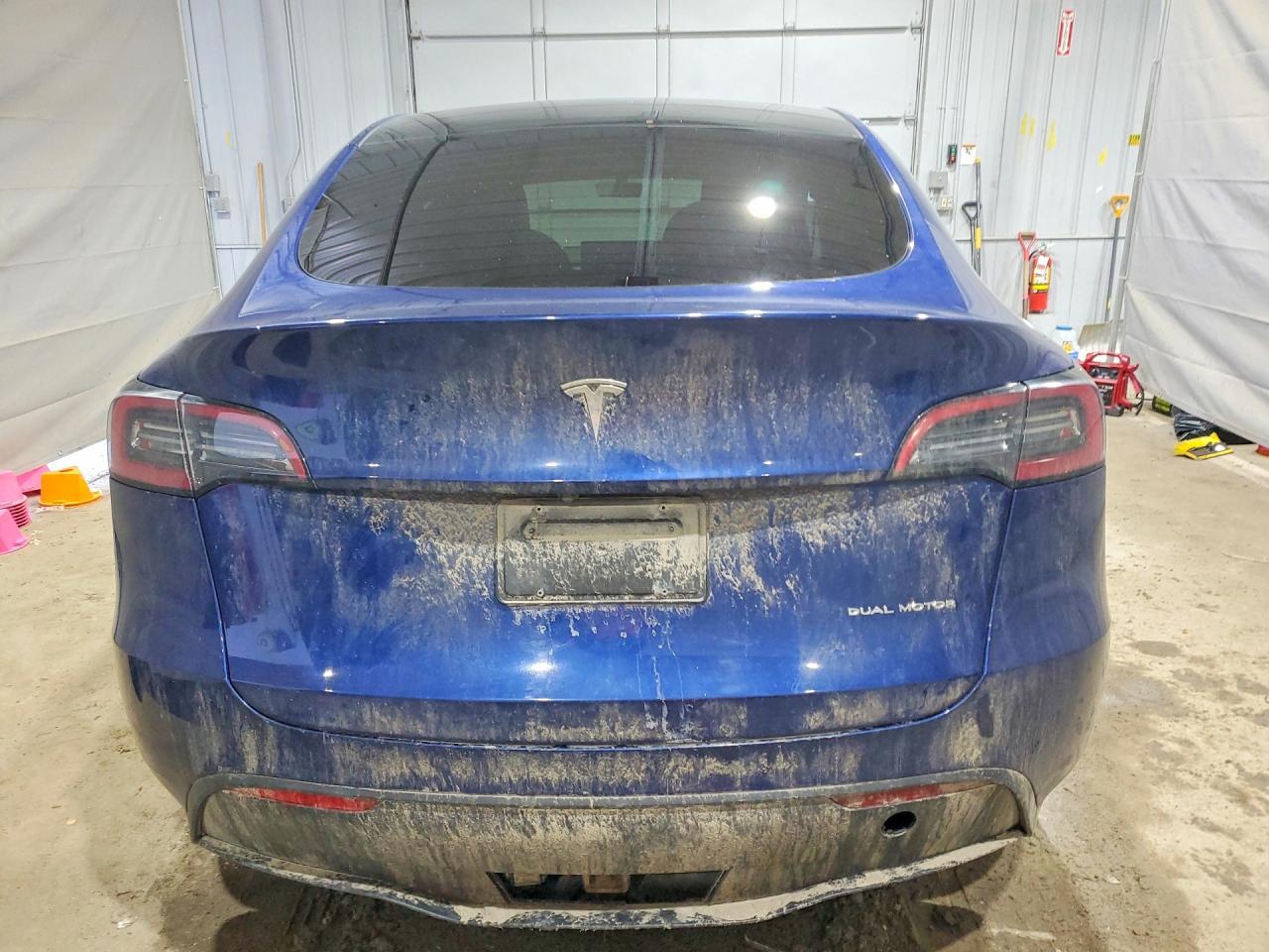2023 Tesla Model Y - Фото 6