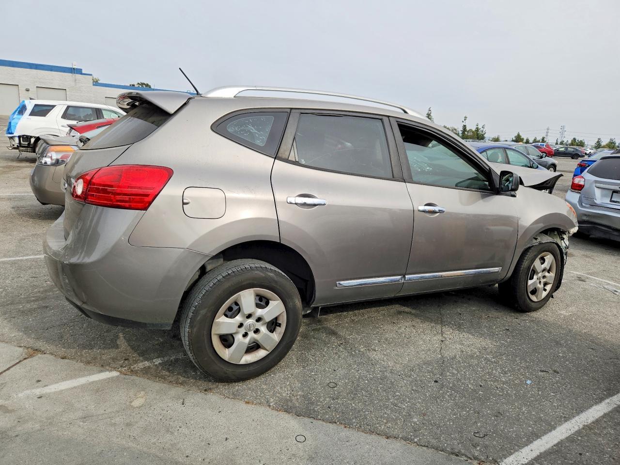 2015 Nissan Rogue Select S - Фото 3