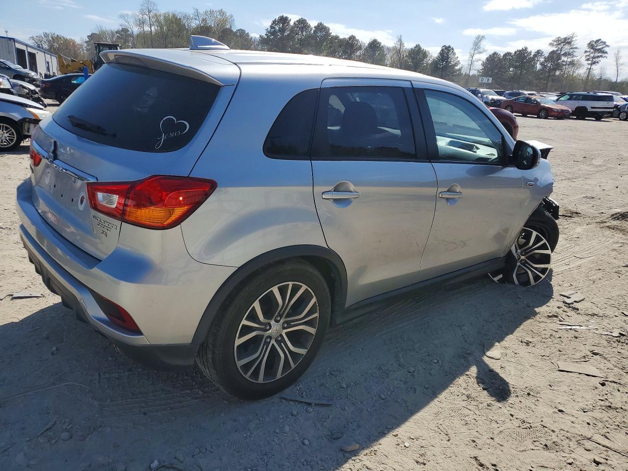 2019 Mitsubishi Outlander Sport Se - Image 3