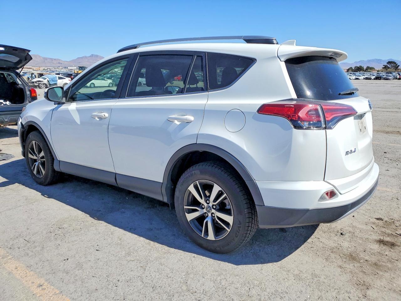 2018 Toyota Rav4 Xle - Фото 2