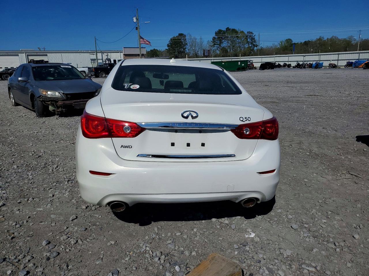 2015 Infiniti Q50 Premium - Image 6
