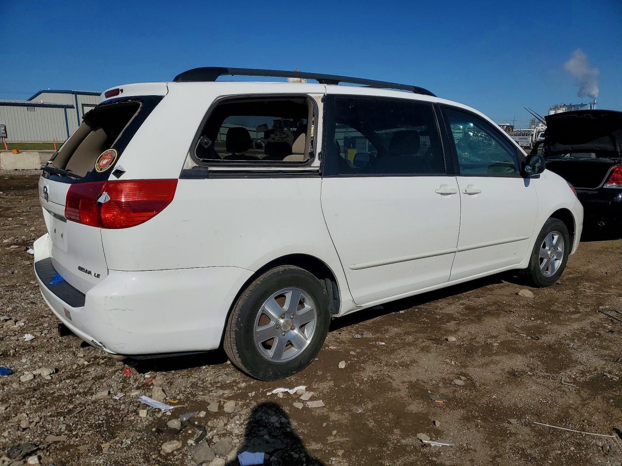2004 Toyota Sienna Le 8 Passenger - Image 3