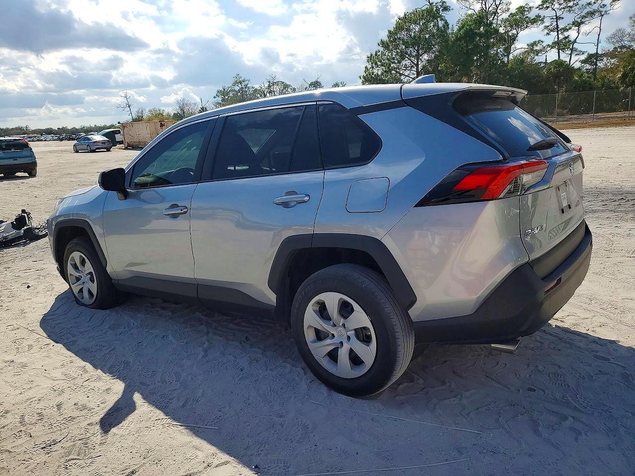 2025 Toyota Rav4 Le - Фото 2