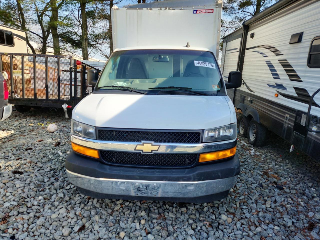 2021 Chevrolet Express G3500 Box Truck - Фото 5