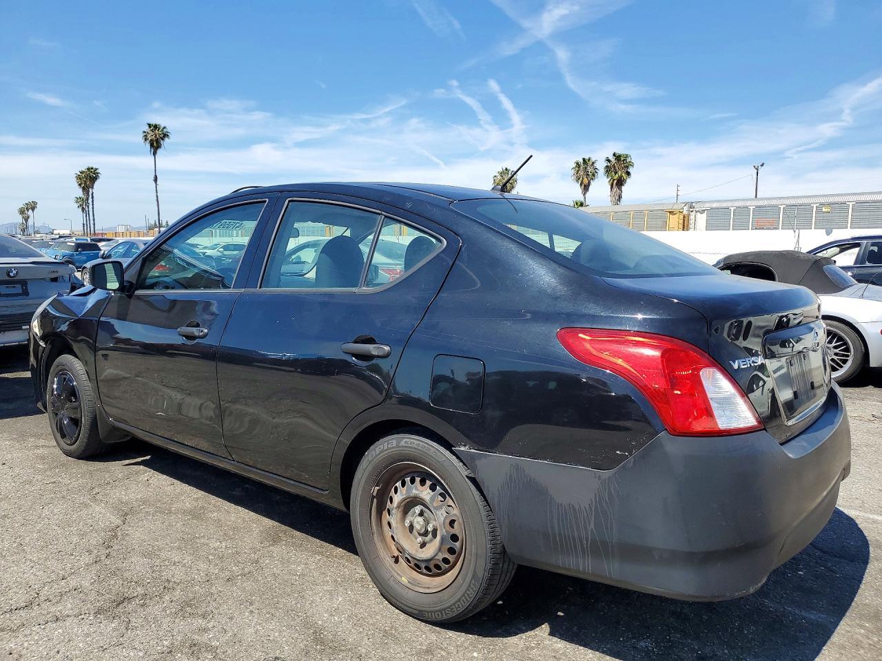 2016 Nissan Versa 1.6 S - Фото 2