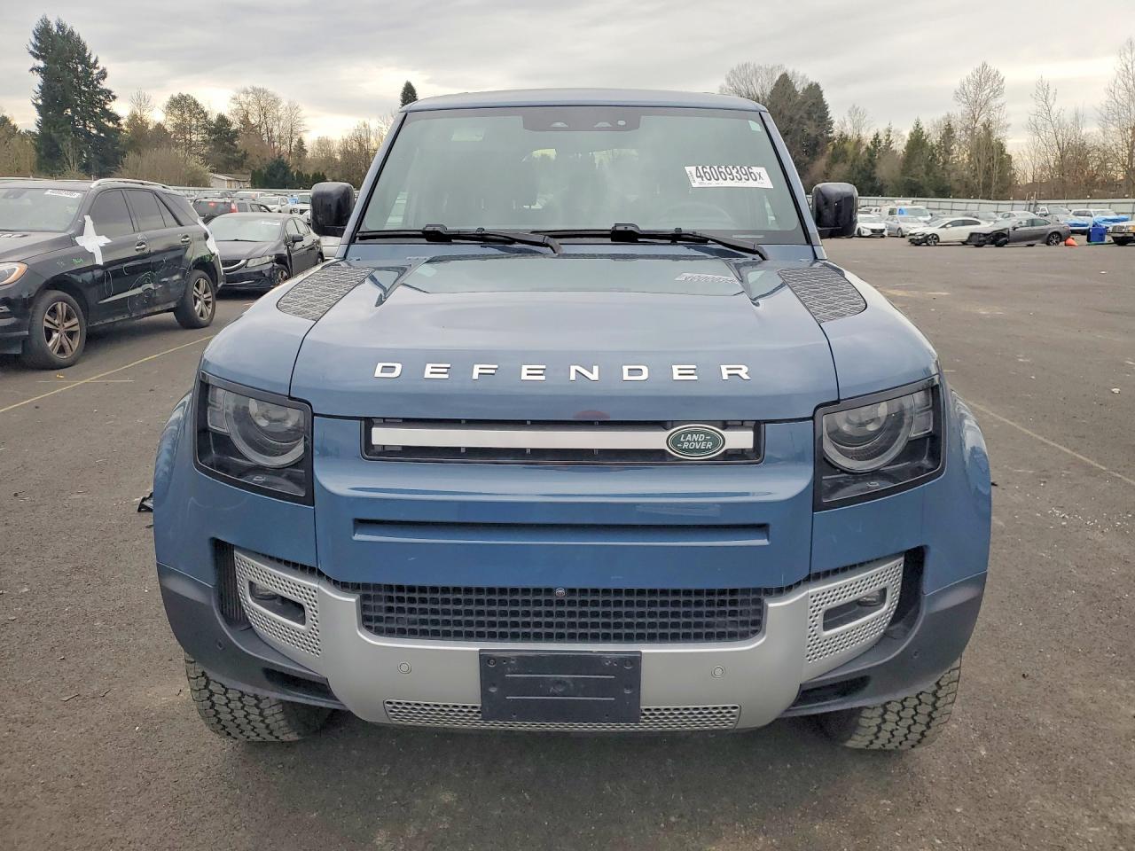 2025 Land Rover Defender 110 S - Фото 5