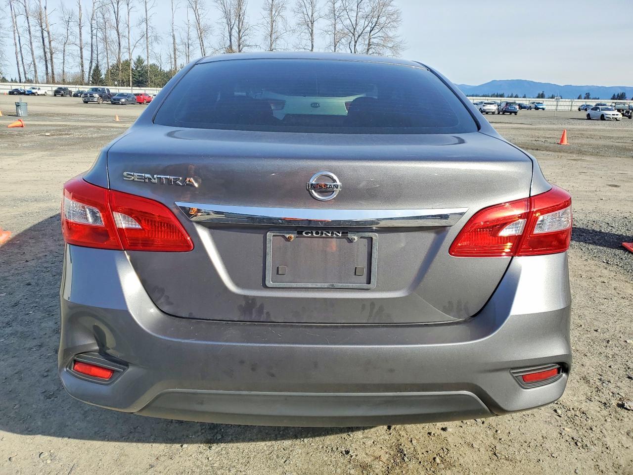 2016 Nissan Sentra S - Фото 6