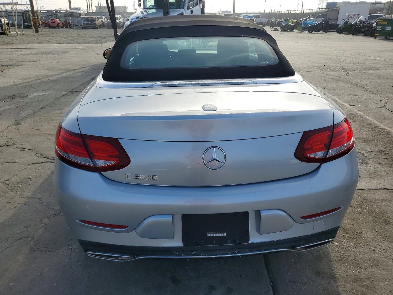 2017 Mercedes-Benz C 300 - Image 6