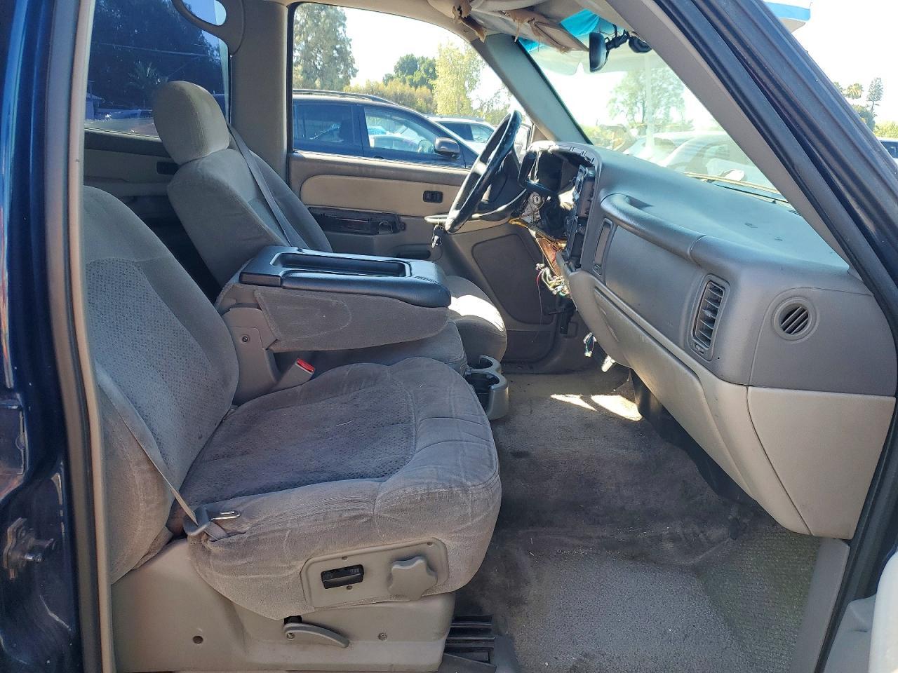 2002 Chevrolet Tahoe C1500 - Image 7