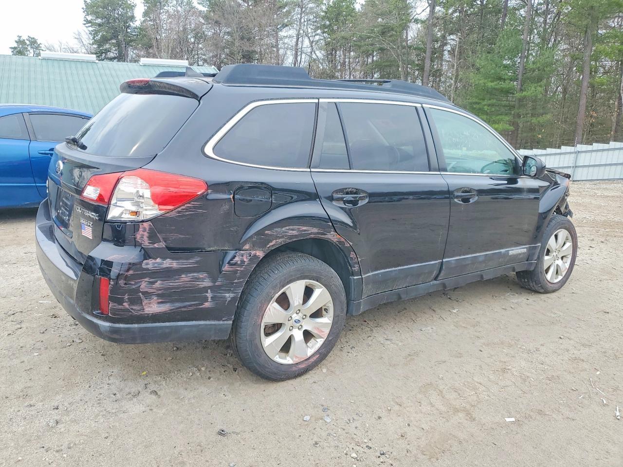2012 Subaru Outback 3.6R Limited - Image 3