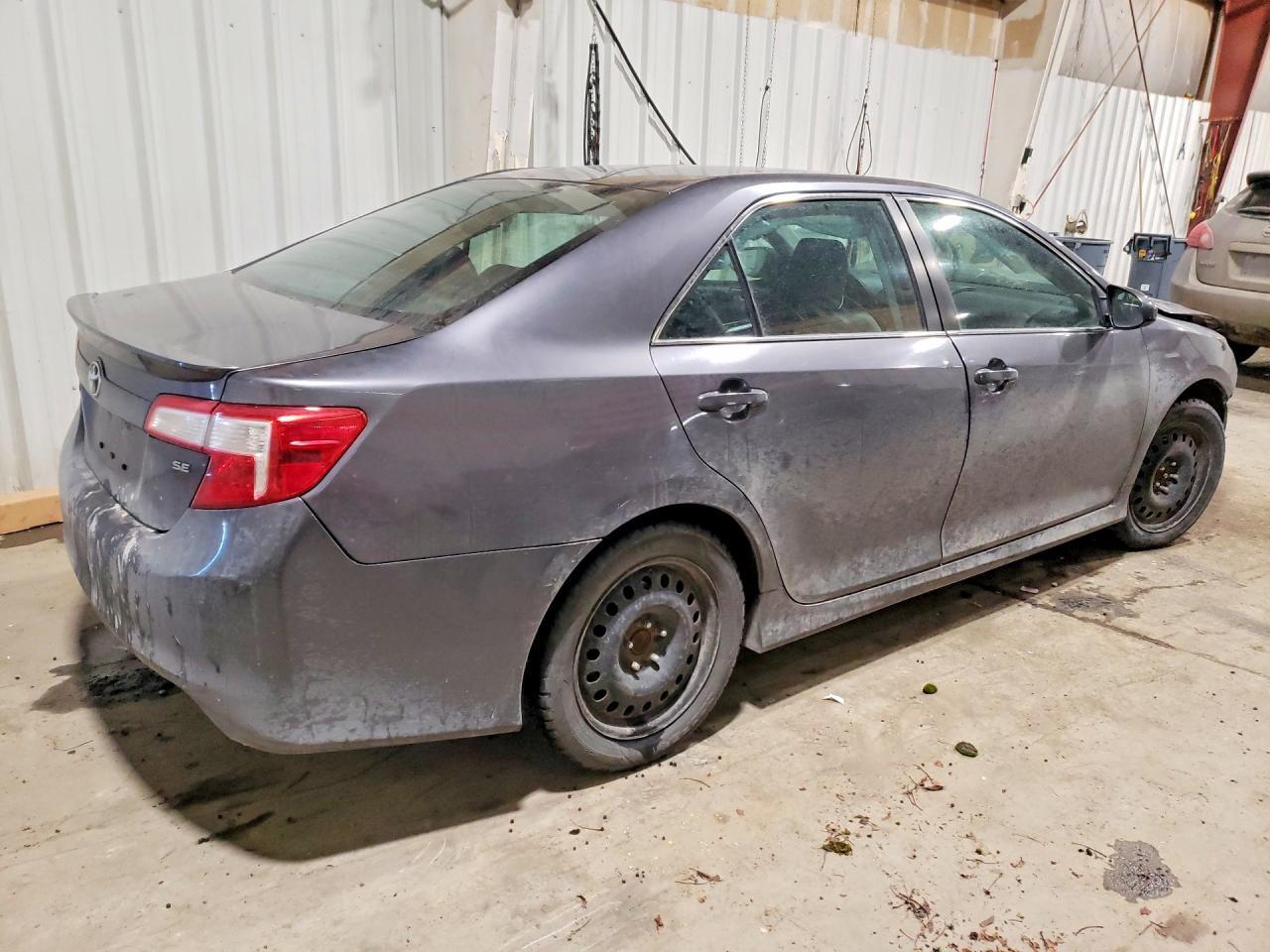 2014 Toyota Camry Se - Фото 3