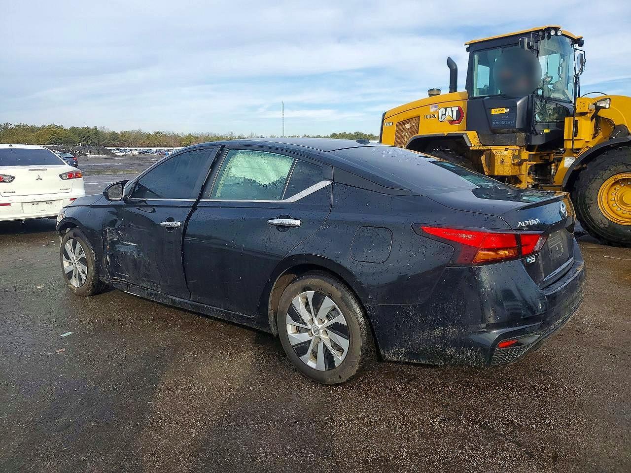 2019 Nissan Altima 2.5 S - Фото 2