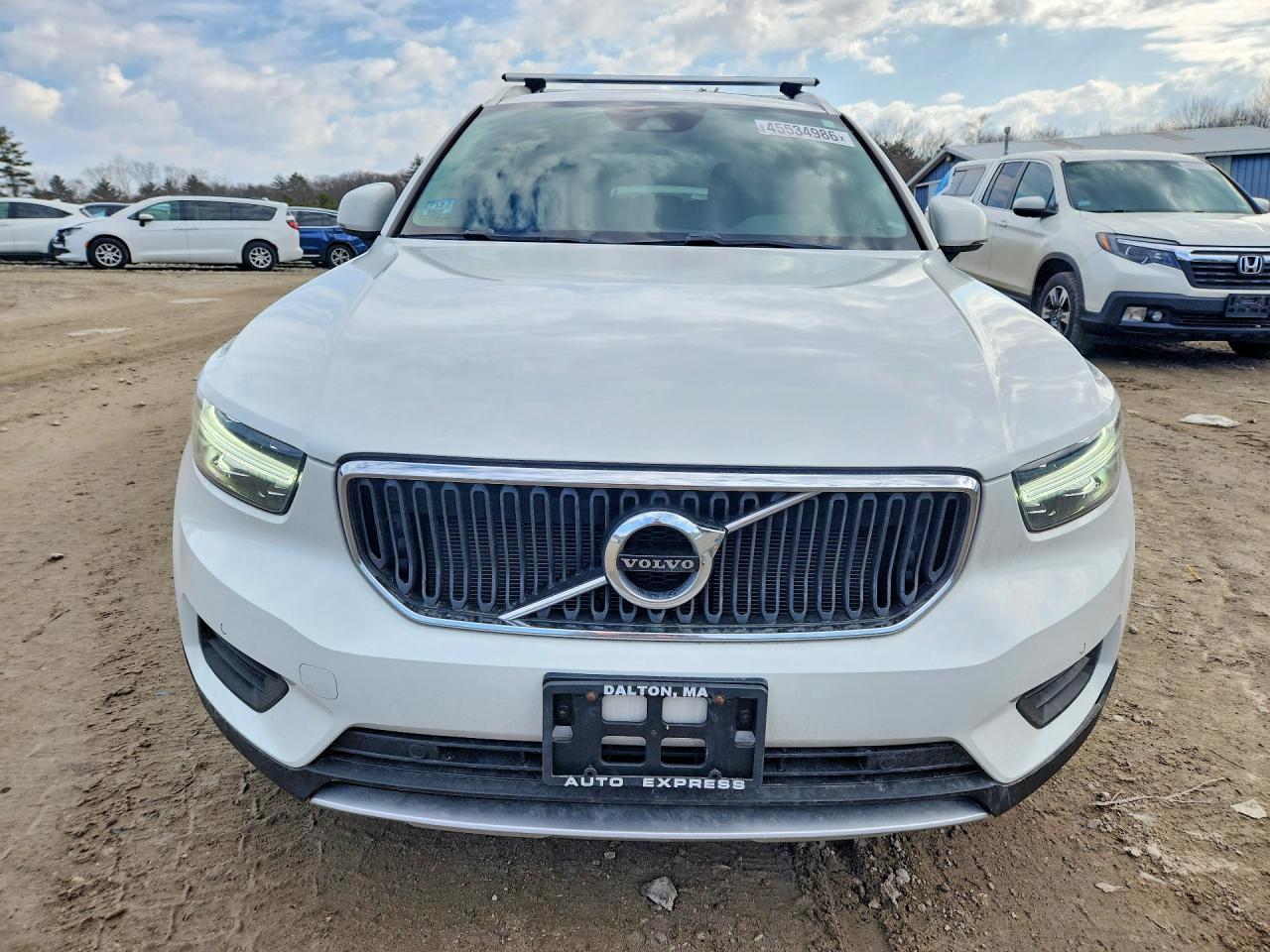 2020 Volvo Xc40 T5 Momentum - Фото 5