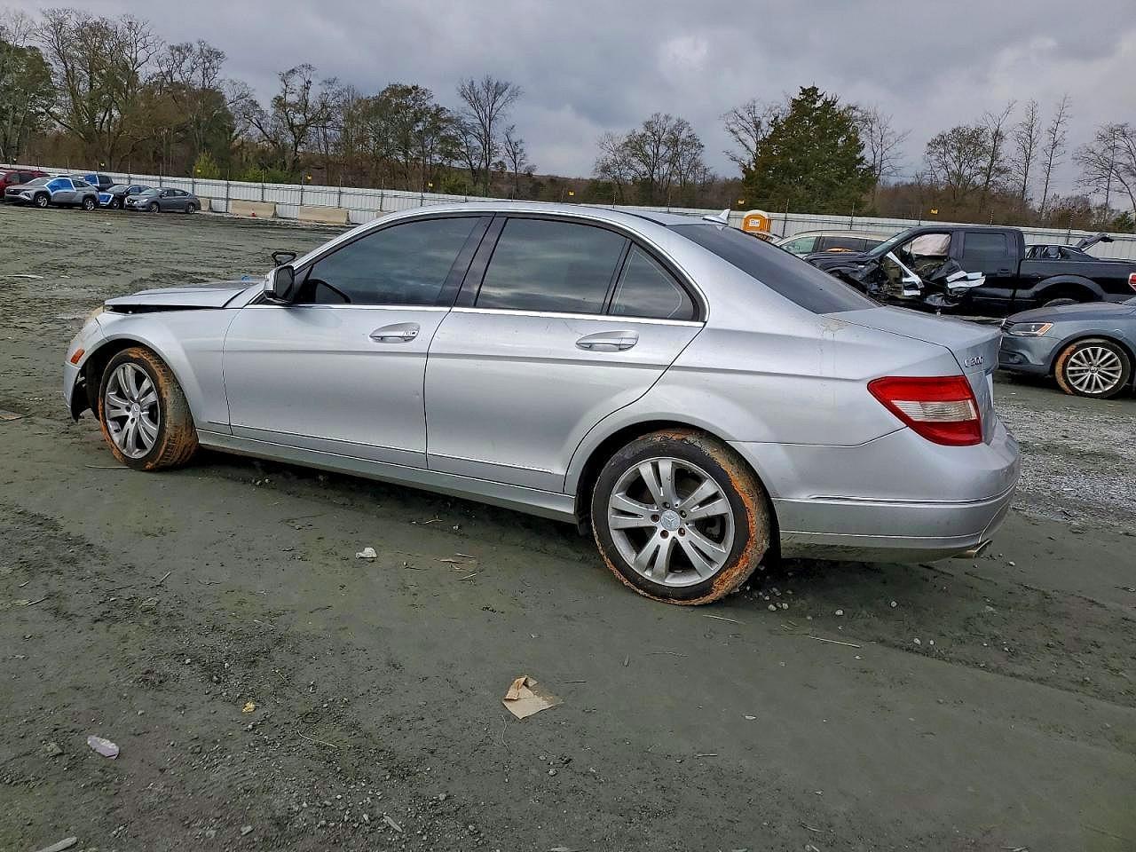 2009 Mercedes-Benz C 300 4Matic - Image 2