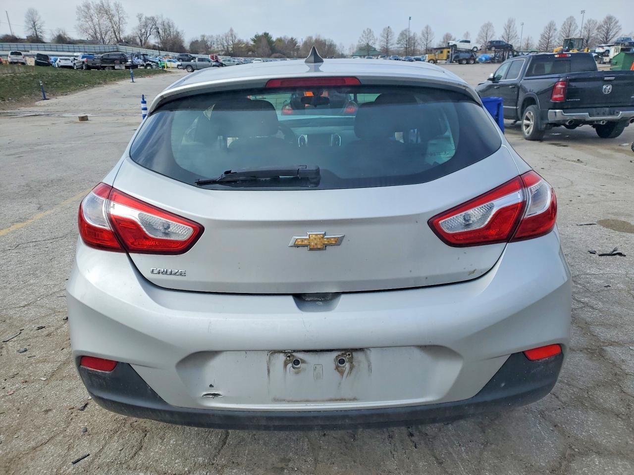 2019 Chevrolet Cruze Ls - Фото 6