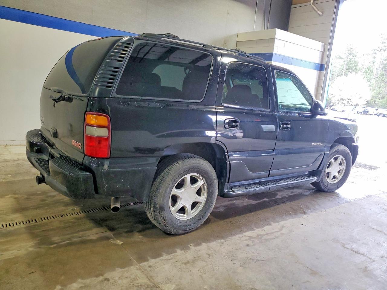 2003 GMC Yukon Denali - Фото 3