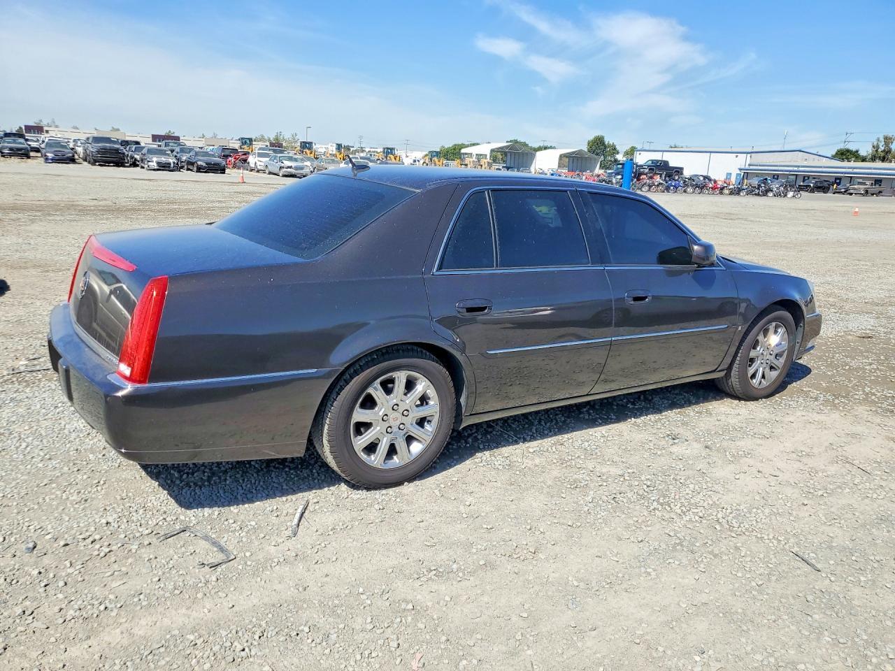2008 Cadillac Dts - Image 3