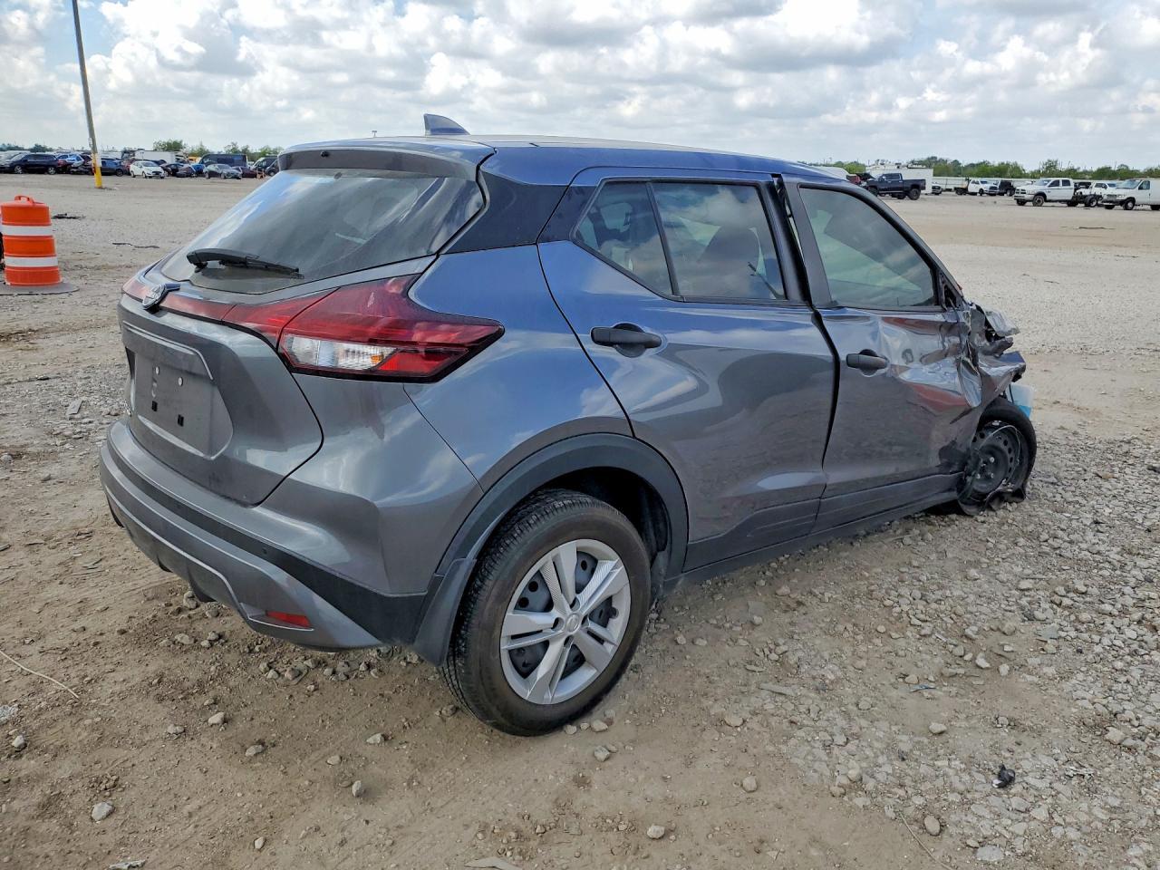 2024 Nissan Kicks S - Image 3