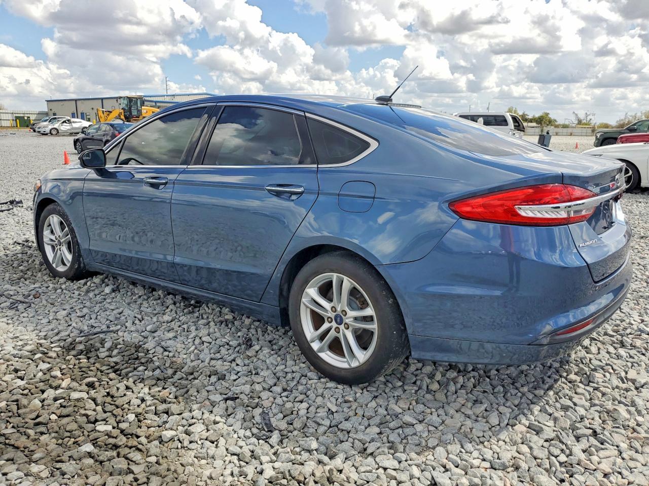 2018 Ford Fusion Se - Фото 2