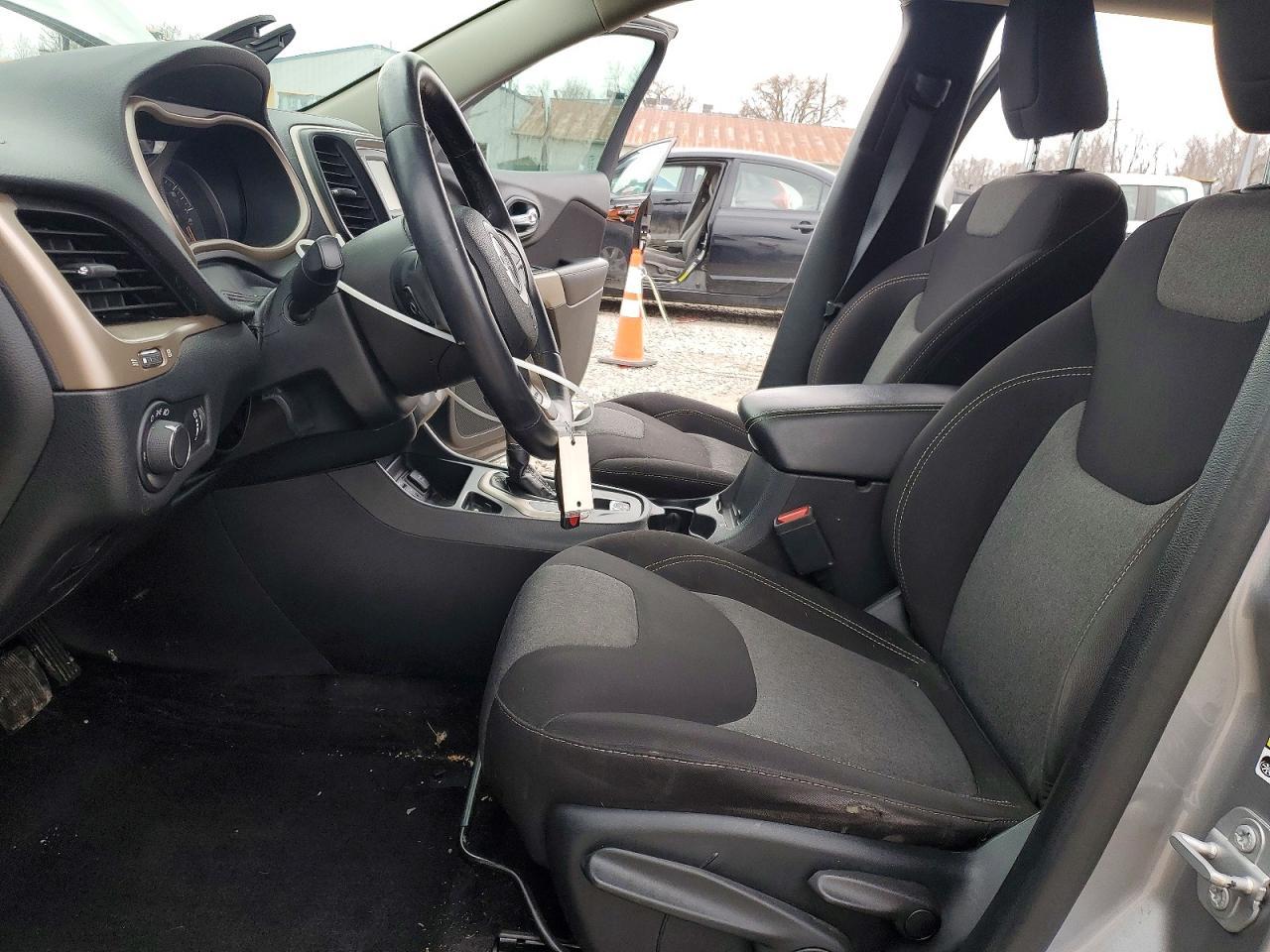 2017 Jeep Cherokee Sport - Image 7