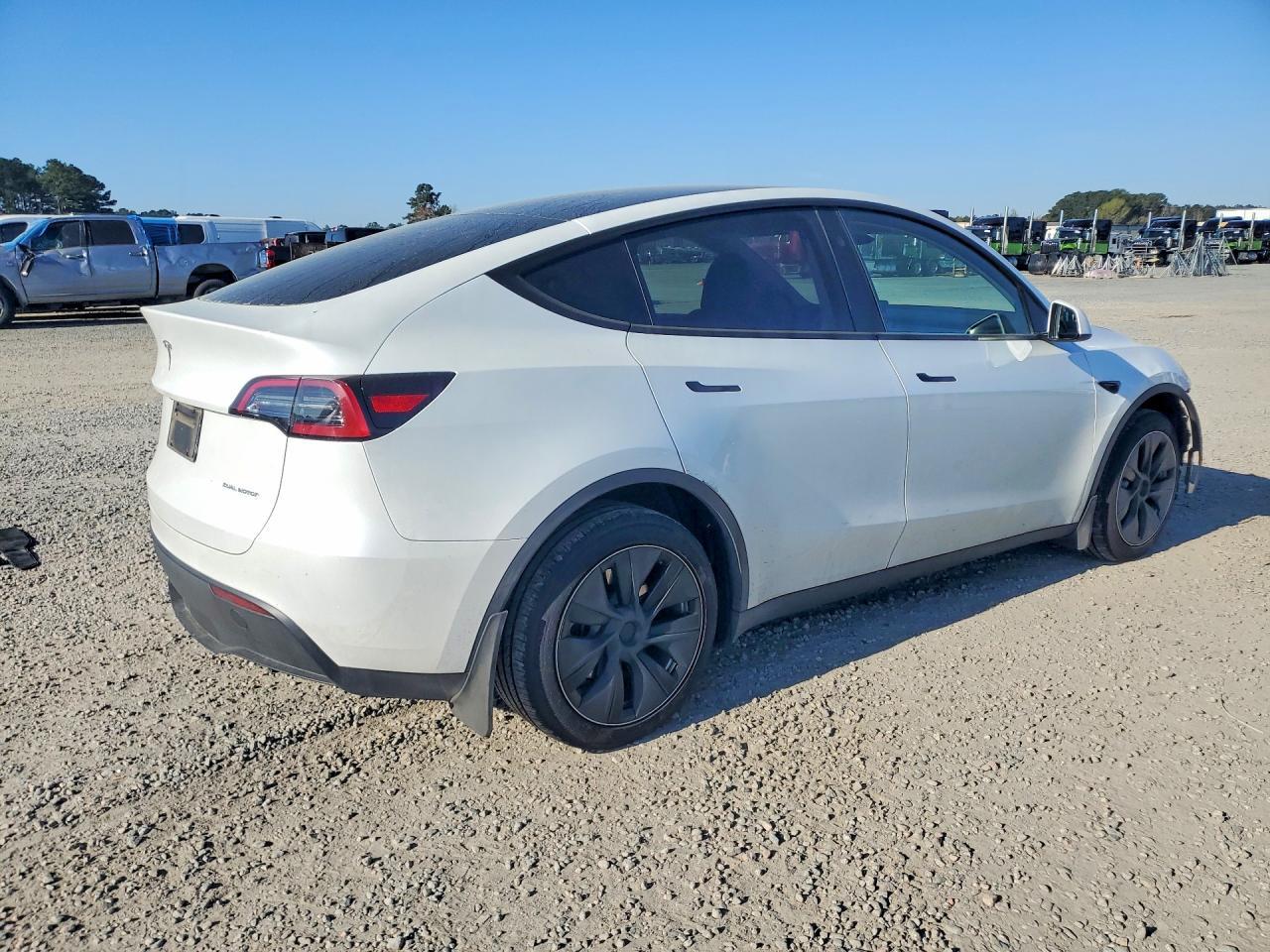 2023 Tesla Model Y - Image 3