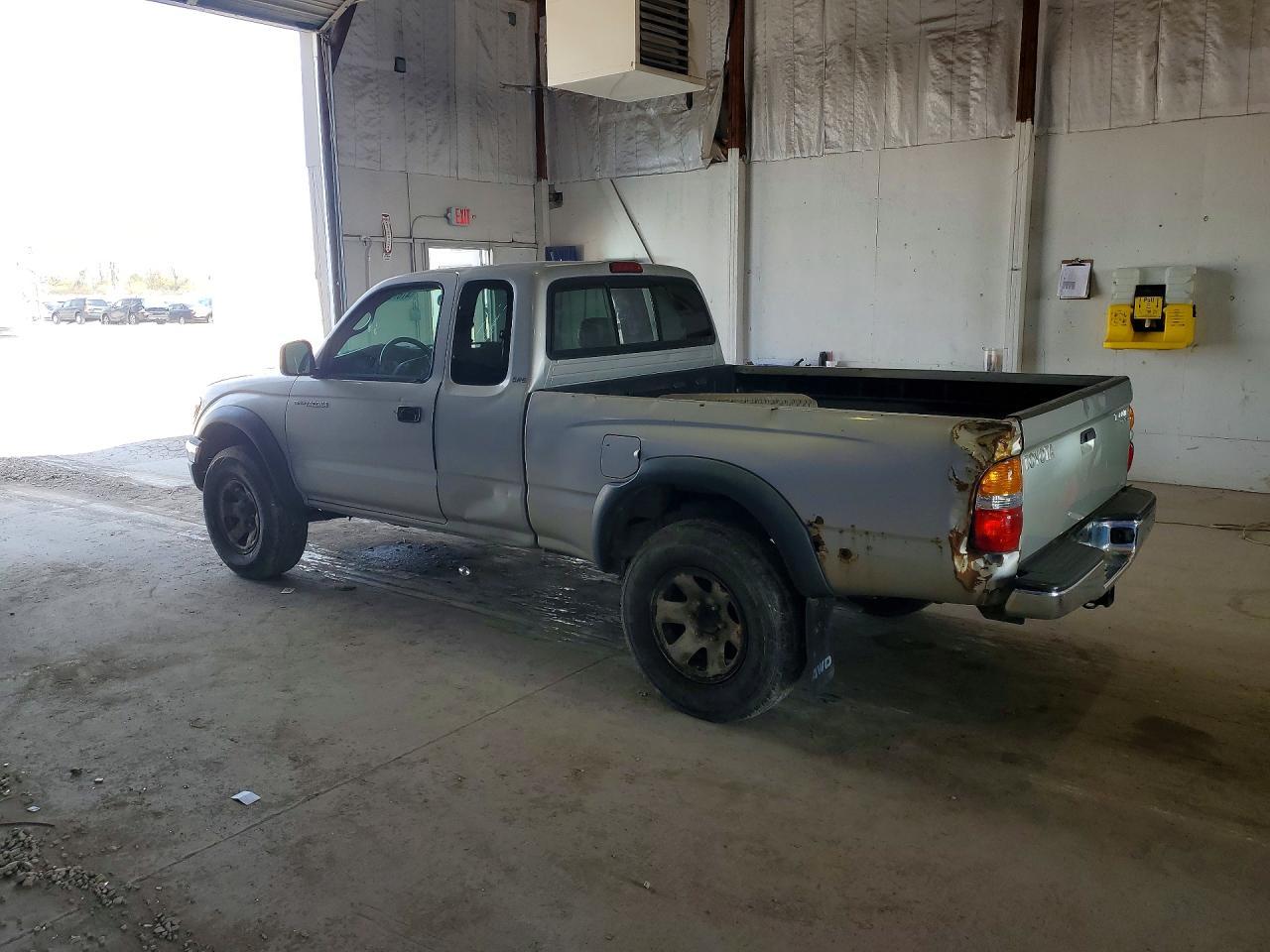 2004 Toyota Tacoma V6 - Image 2
