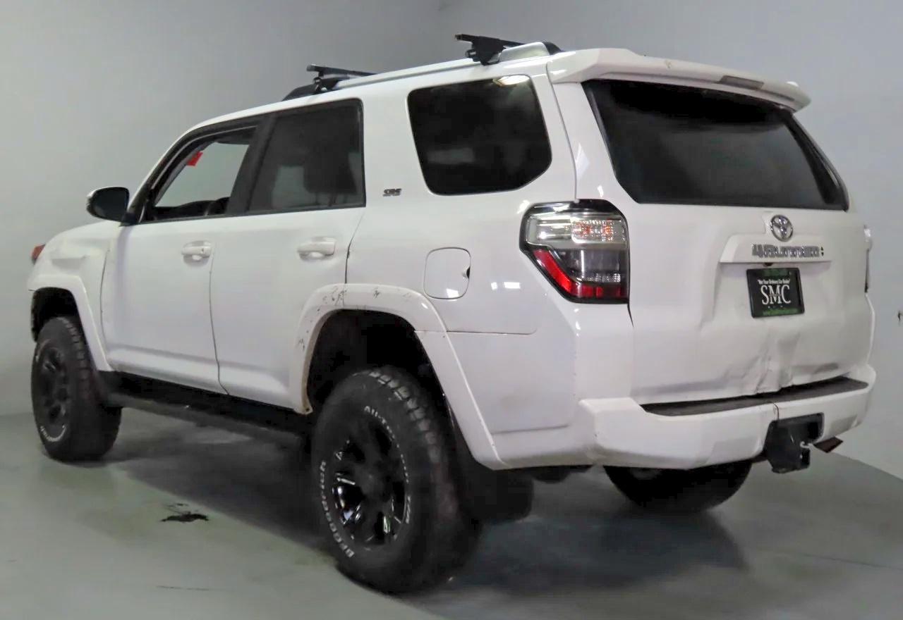 2022 Toyota 4Runner Sr5 Premium - Image 4