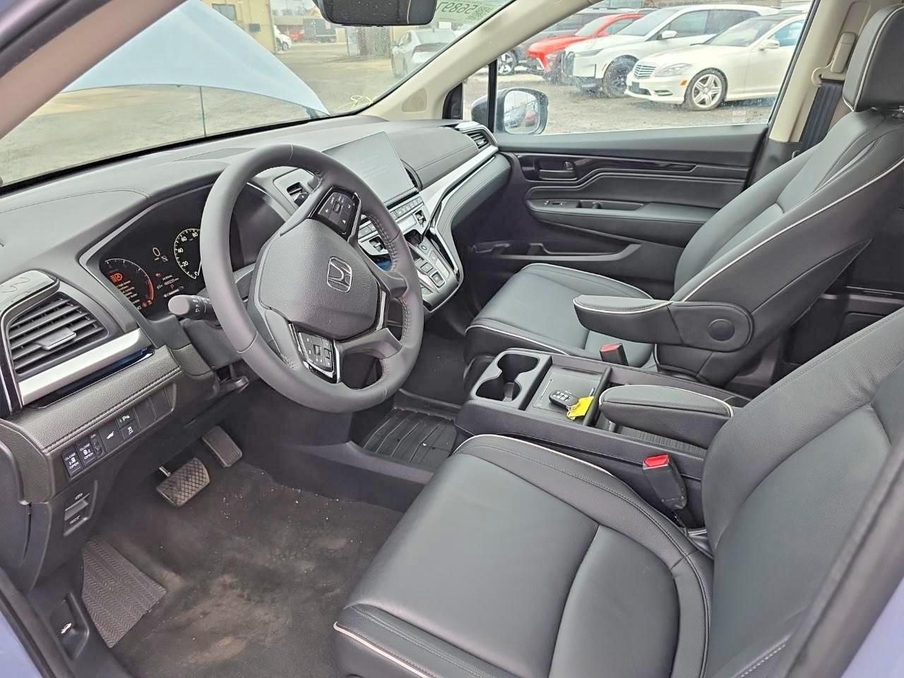 2025 Honda Odyssey Touring - Фото 7