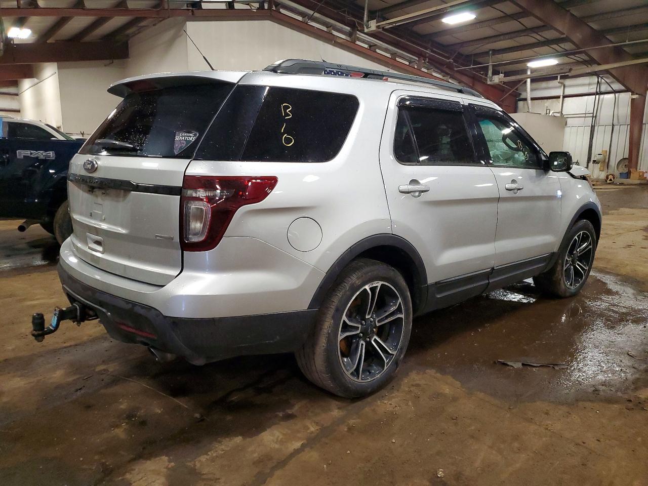2015 Ford Explorer Sport - Фото 3