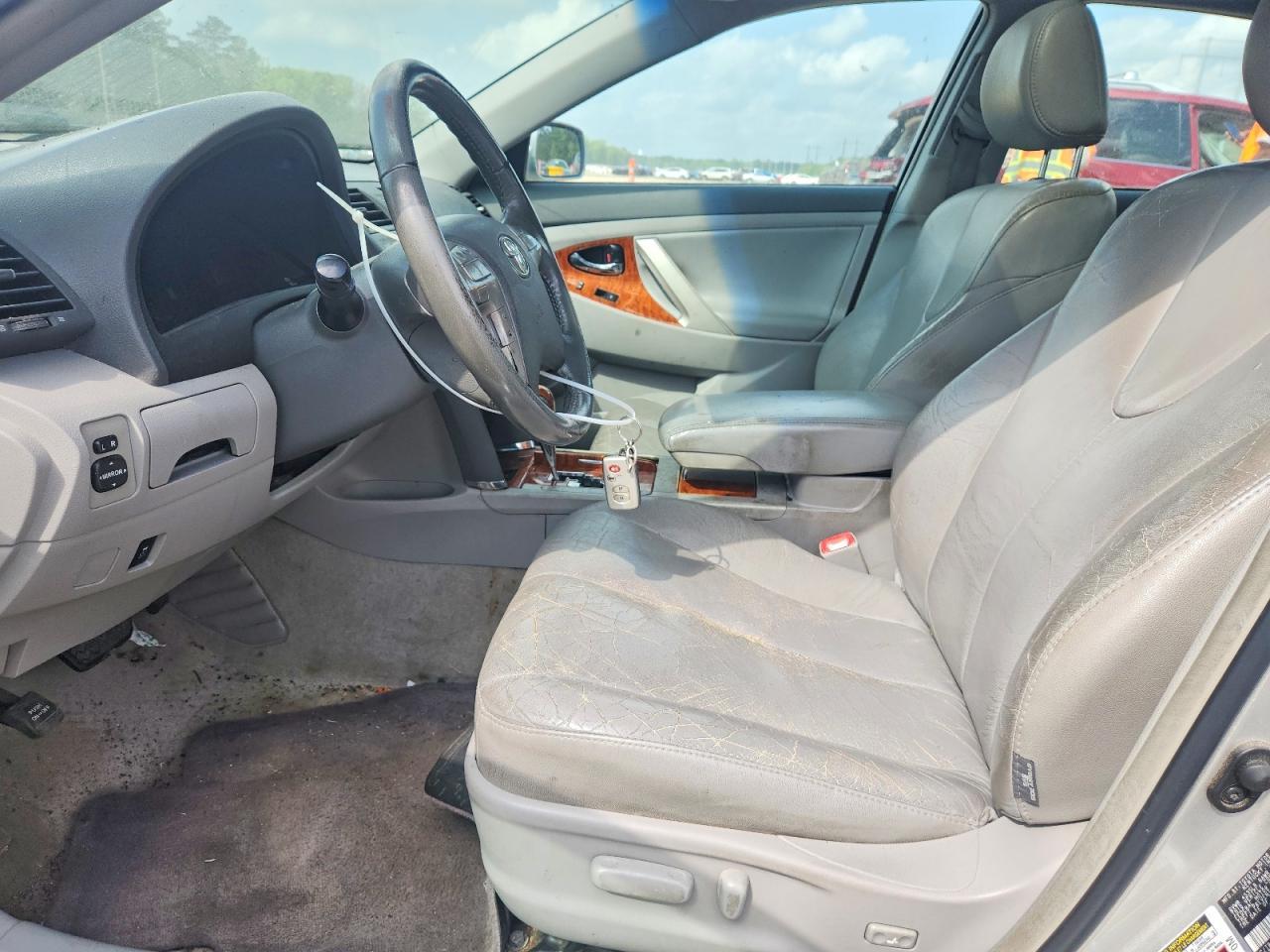 2010 Toyota Camry Xle V6 - Image 7