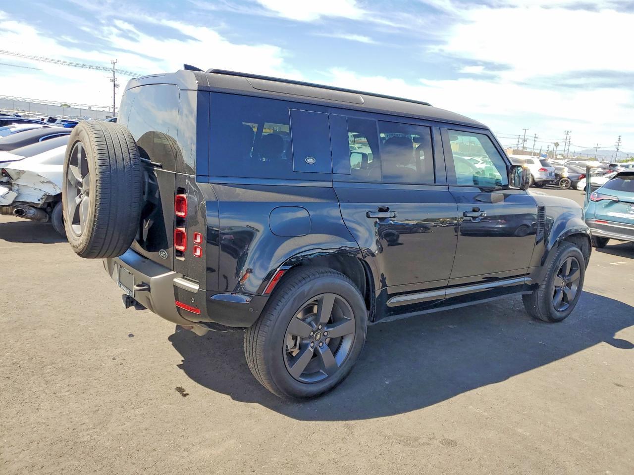 2022 Land Rover Defender 110 X-Dynamic Se - Image 3