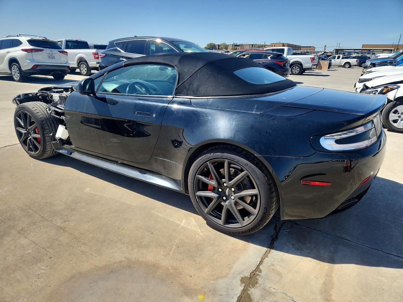 2015 Aston Martin V8 Vantage - Фото 2