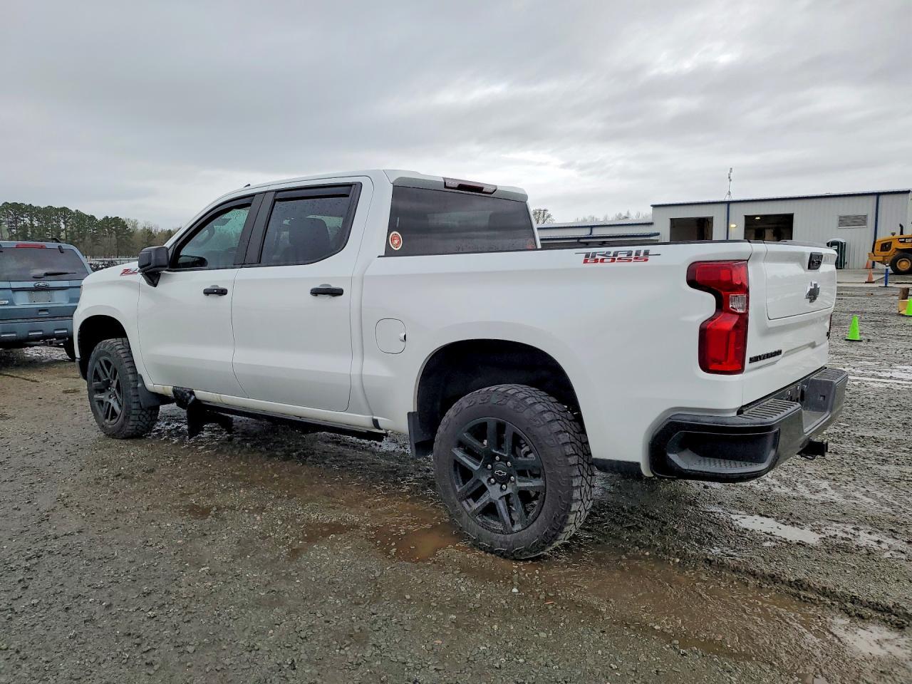 2023 Chevrolet Silverado K1500 Lt Trail Boss - Image 2
