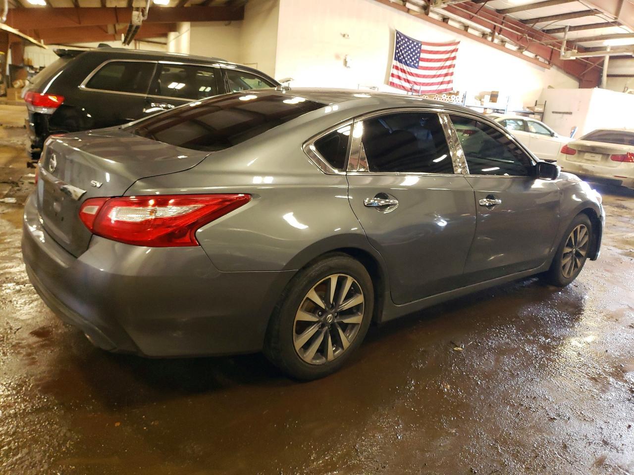 2017 Nissan Altima 2.5 Sv - Image 3