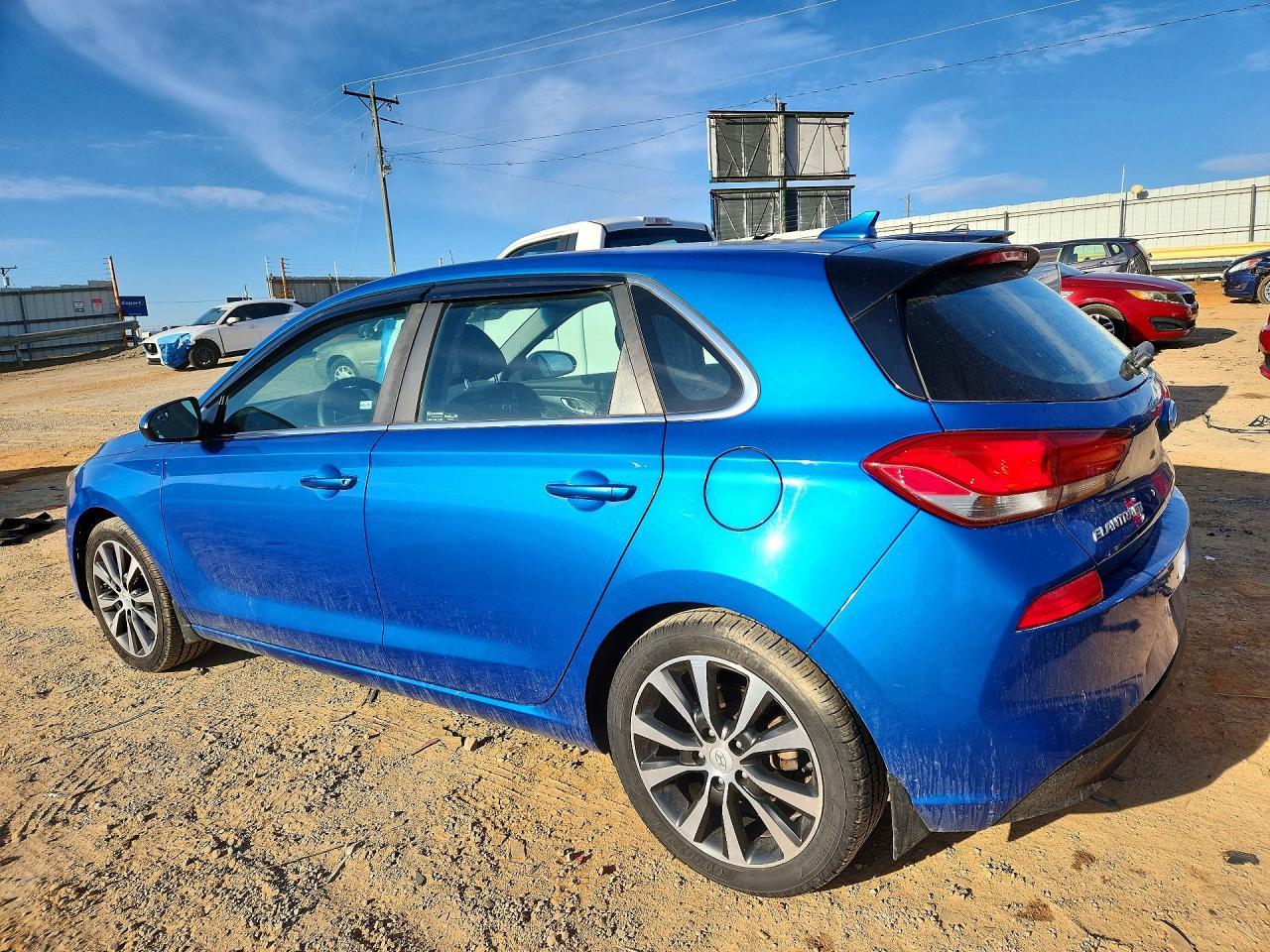 2018 Hyundai Elantra Gt Base - Image 2